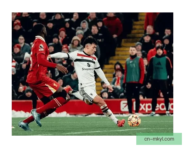 努诺三后卫掣肘西汉姆联深陷困局 努诺三后卫掣肘西汉姆联深陷困局